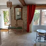 Σπίτι διακοπών Le Logis Des Remparts A L'interieur De La Cite Medievale, Jardin Prive, Parking Inclus
