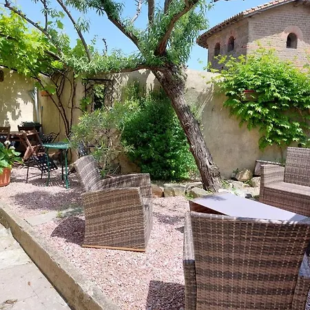Le Logis Des Remparts Coeur De La Cite Medievale Et Parking Inclus