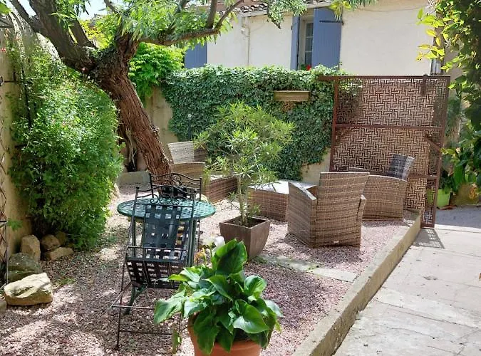 Σπίτι διακοπών Le Logis Des Remparts A L'interieur De La Cite Medievale, Jardin Prive, Parking Inclus *